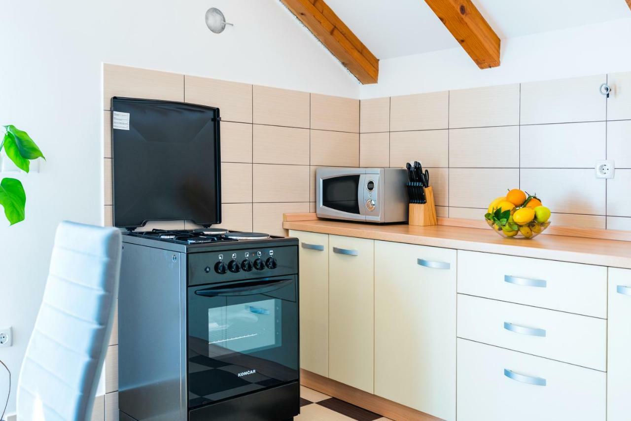 Apartment Bogdanovic Tisno Buitenkant foto