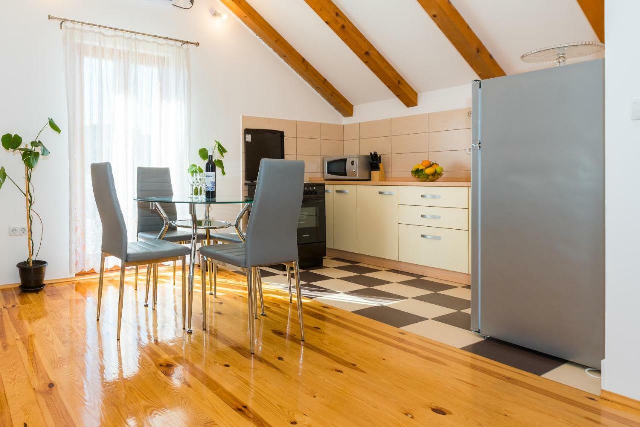 Apartment Bogdanovic Tisno Buitenkant foto